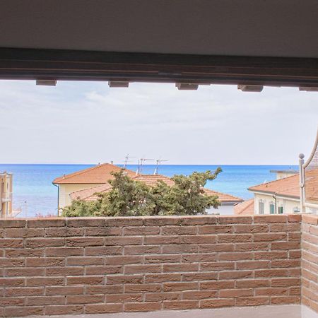 Casa Myconis 68Mq A Due Passi Dal Mare Di San Vincenzo Apartment Екстериор снимка