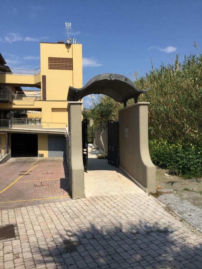 Casa Myconis 68Mq A Due Passi Dal Mare Di San Vincenzo Apartment Екстериор снимка